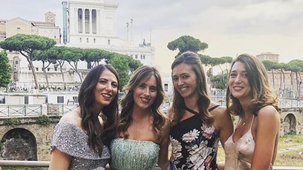 Lo scatto della Boschi al matrimonio (e quel messaggio politico)