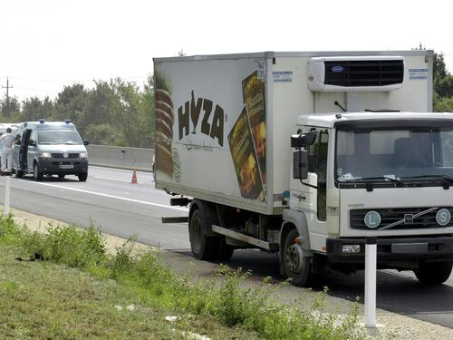 Austria, 70 migranti morti: tir abbandonato in autostrada