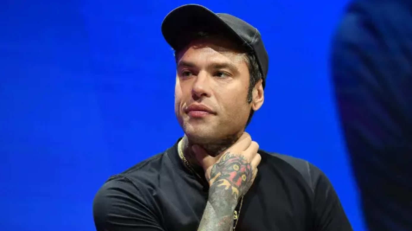 Fedez resta ricoverato in ospedale dopo il malore: come sta il rapper e cosa è successo