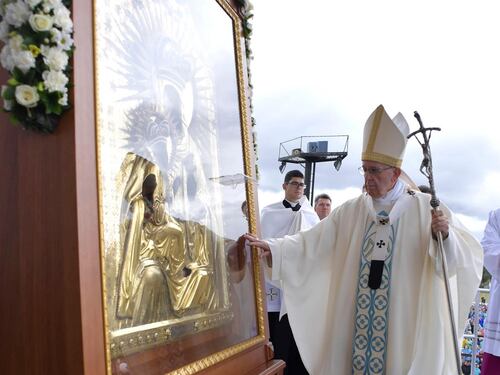 Papa Francesco adesso critica le "società tecnocratiche"