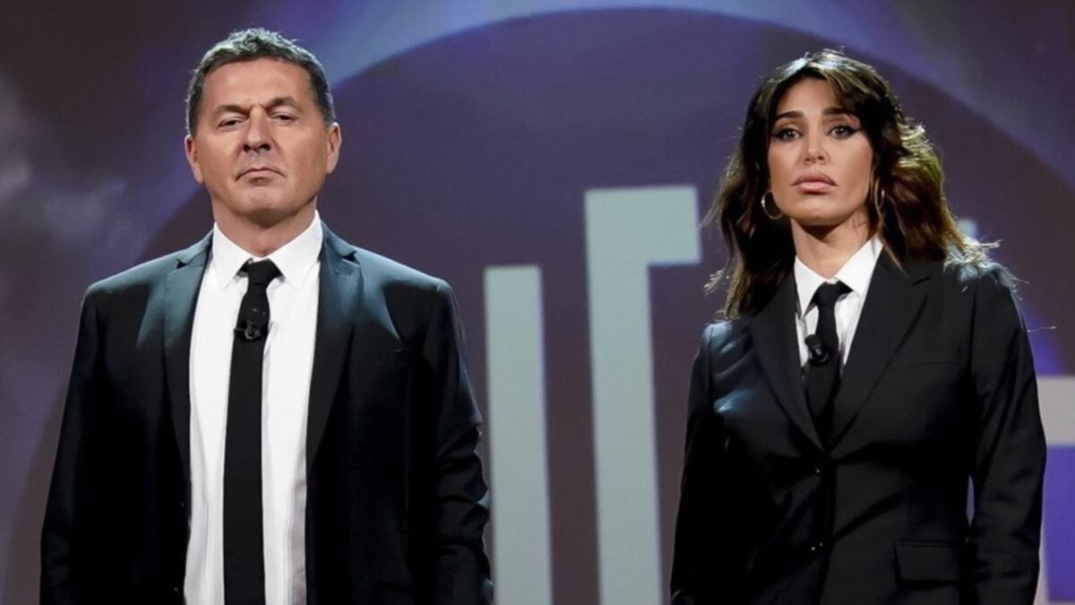 "Altri progetti". Teo Mammucari lascia Le Iene, ecco chi lo sostituirà