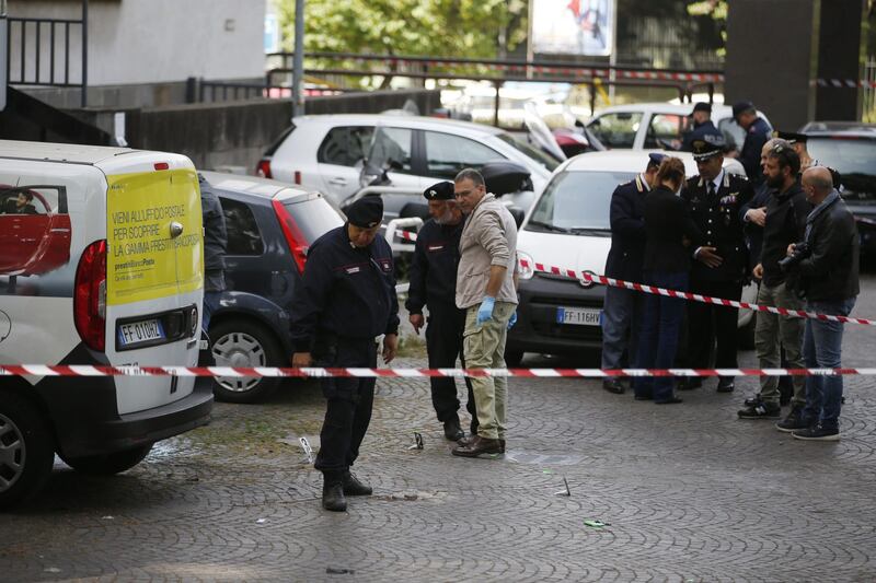 Roma, esplosione in strada: ordigno rudimentale nel parcheggio delle Poste 12