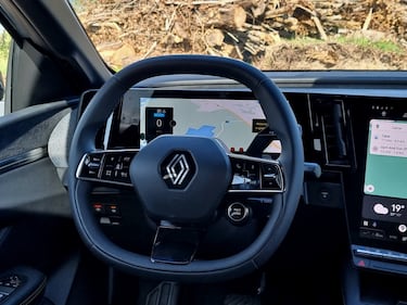Renault Megane E-Tech Electric: guarda la gallery del crossover ibrido 18