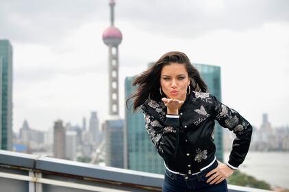 Adriana Lima a Shanghai per Victoria's Secret 3