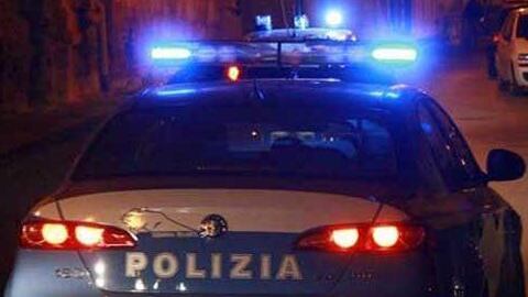 La follia del marocchino: tampona auto polizia e si getta nell'Adda