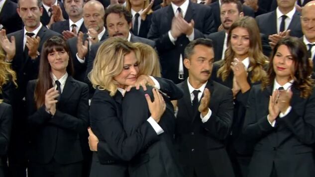 Simona Ventura abbraccia Alessia Marcuzzi: la pace negli studi de Le Iene