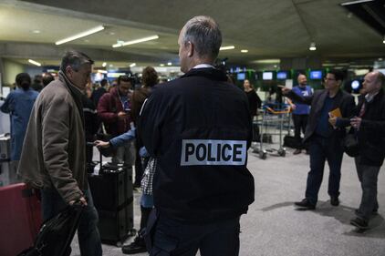 Egyptair, la disperazione dei parenti delle vittime 23