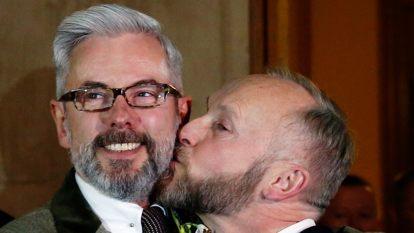 Irlanda del Nord, liberalizzati matrimoni gay e aborto