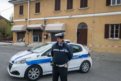Budrio, il bar assaltato dal ladro 10