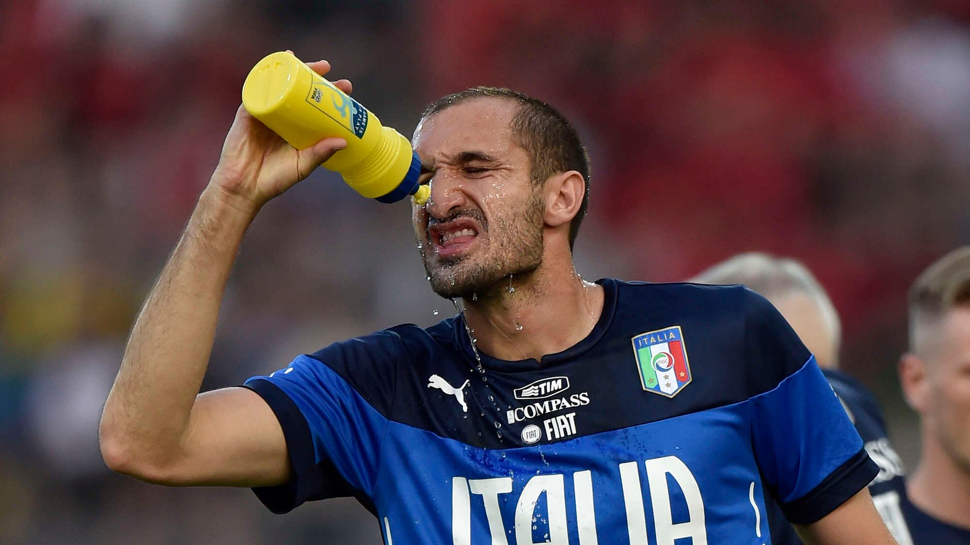 Allarme Chiellini. "Calma Cassano, è già dura in undici"