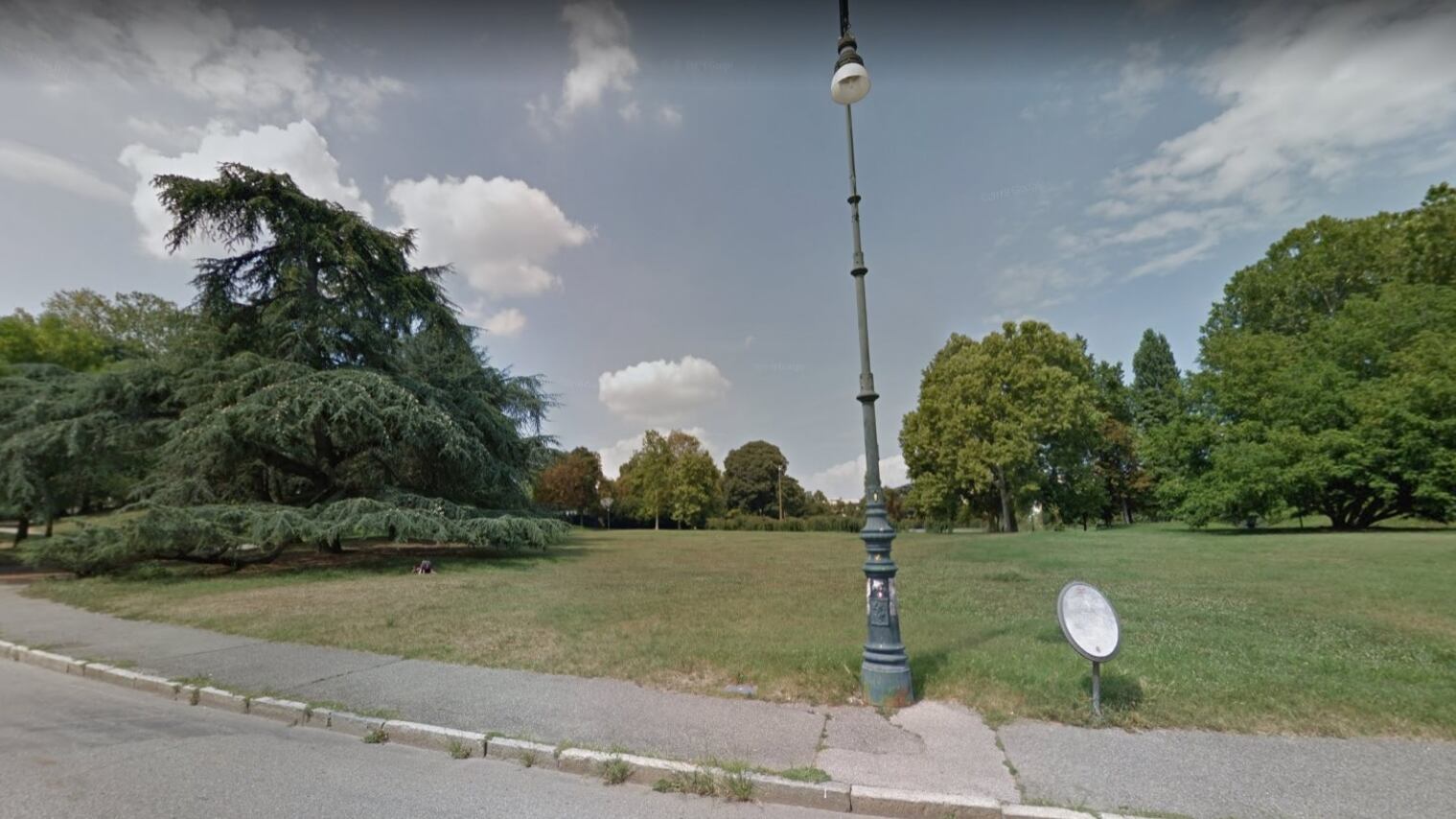 Torino, aggredisce donna nel parco e tenta di stuprarla: preso gambiano