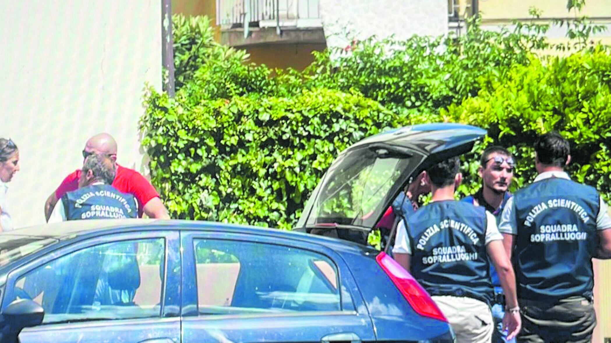 Guardia giurata spara alla compagna, chiama il 112 e si uccide