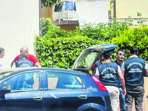 Guardia giurata spara alla compagna, chiama il 112 e si uccide