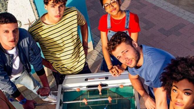 Amori, amici e inganni. In "Summertime" l'estate è da ragazzi