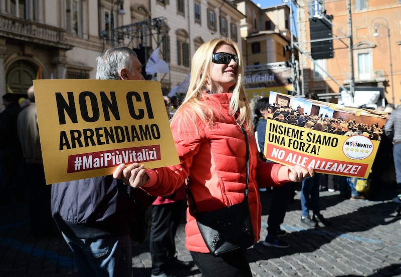 La piazza M5S contro i vitalizi 4