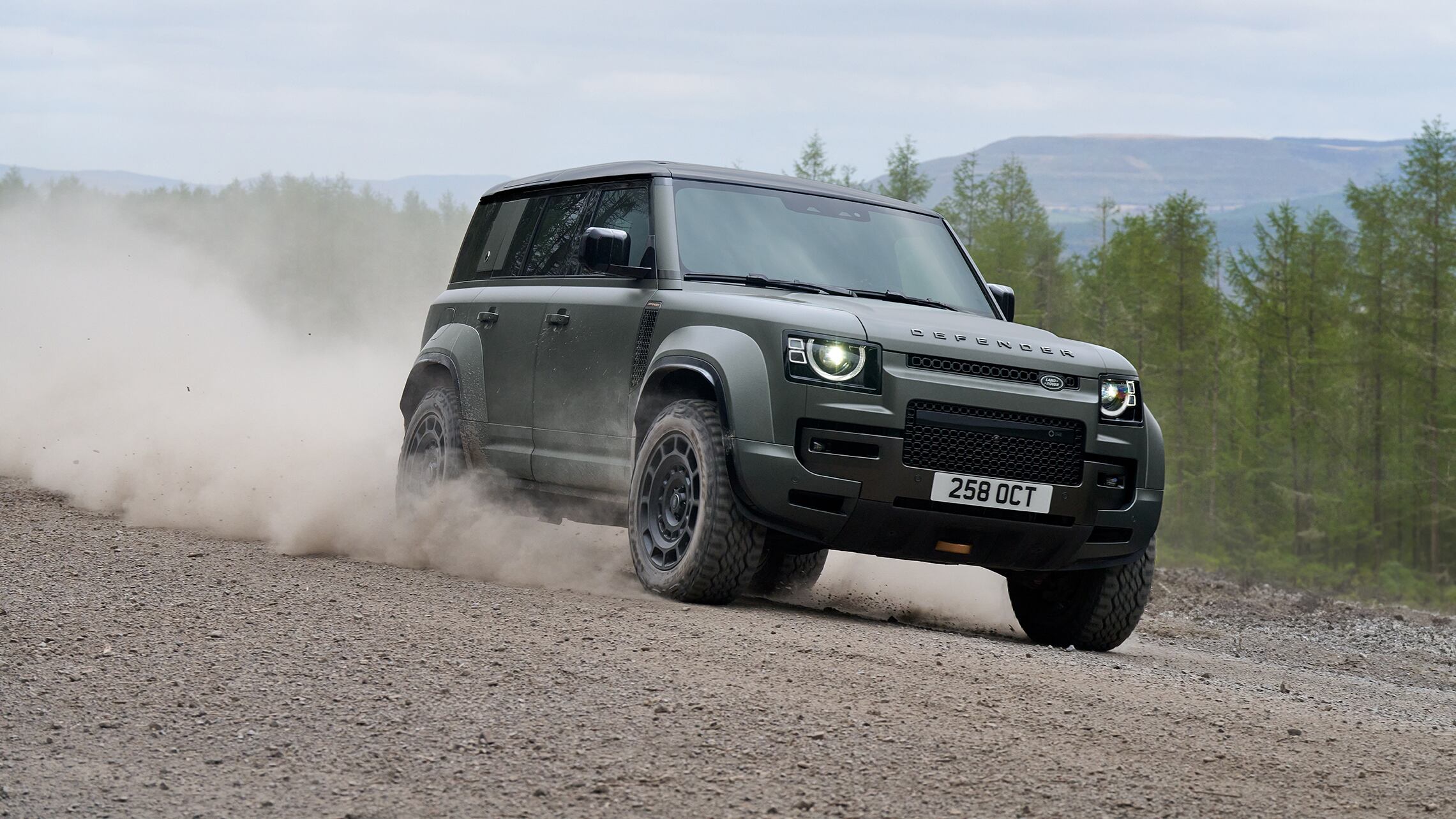 Nuova Defender OCTA: potenza, lusso e resistenza come un diamante