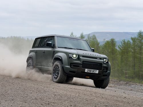 Nuova Defender OCTA: potenza, lusso e resistenza come un diamante