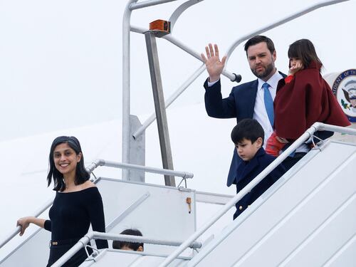 Dazi su acciaio-alluminio, primo colpo all'Europa. Faccia a faccia con Vance