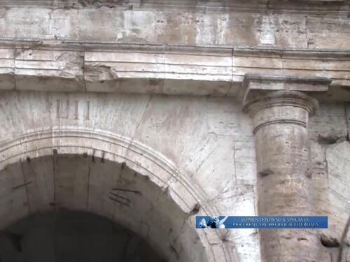 Il Colosseo come lo stadio. Ingressi colorati e numerati
