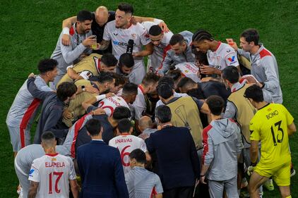 Europa League, la Roma cede al Siviglia dopo i calci di rigore: le immagini più belle 22