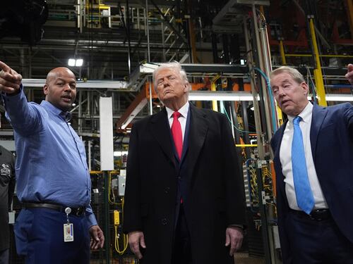 Dal palco di Detroit Trump attacca la Fed: “Quell'idiota se ne andrà presto"