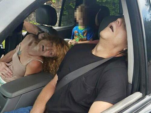 Genitori in overdose, in auto c'è pure il figlio
