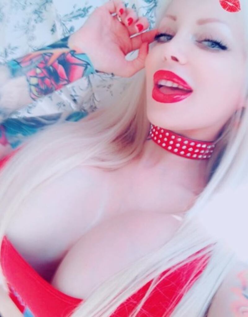Sabrina Sabrok, le immagini più hot 1