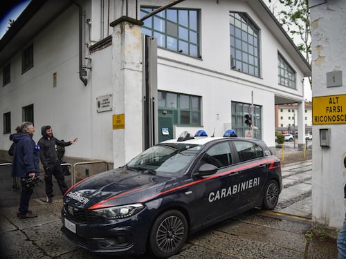 Le sorelle Cappa dai carabinieri come testimoni: audizione a tutto tondo, dal movente ai rapporti tra Chiara e Sempio. E l'indagato non risponderà ai pm