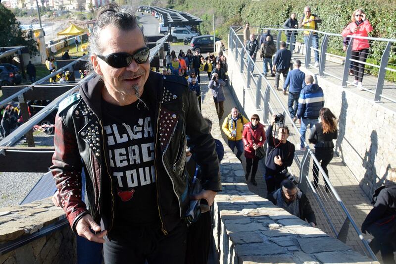 Piero Pelù a Sanremo inaugura il Clean Beach Tour 10