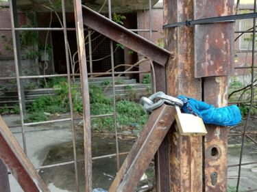 Milano, l'ex mercato del pesce occupato dagli immigrati 4