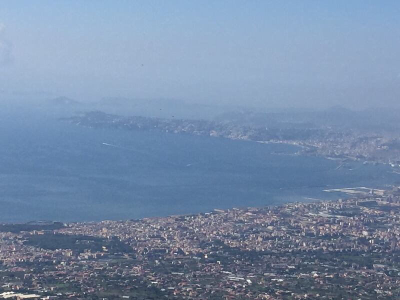 Vivere sulle pendici del Vesuvio tra fatalismo e rischio eruzione 6