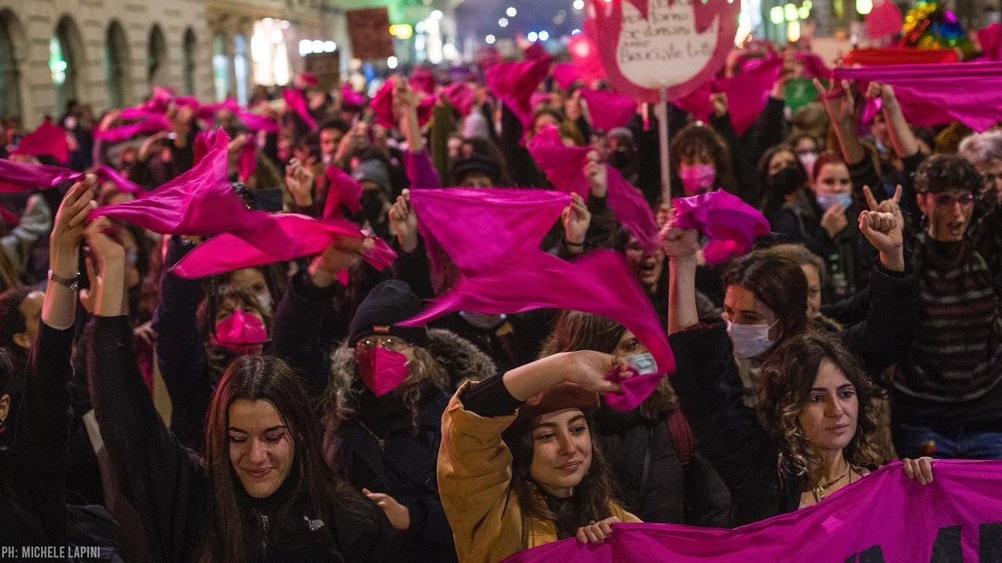 Un manuale per "guastare le feste": il delirio transfemminista sul Natale