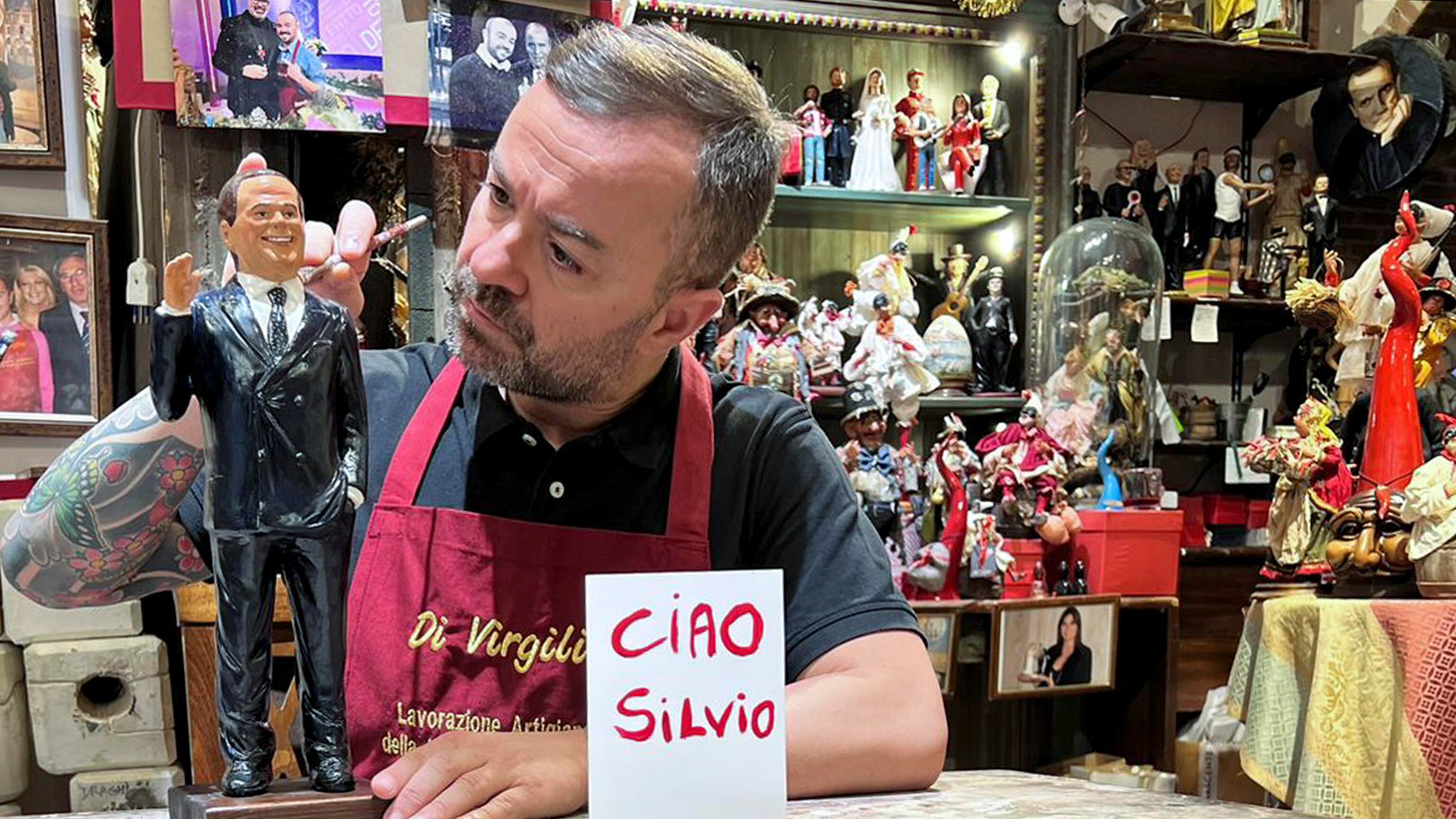 Napoli, "Ciao Silvio": la strada dei presepi a Napoli saluta il Cavaliere