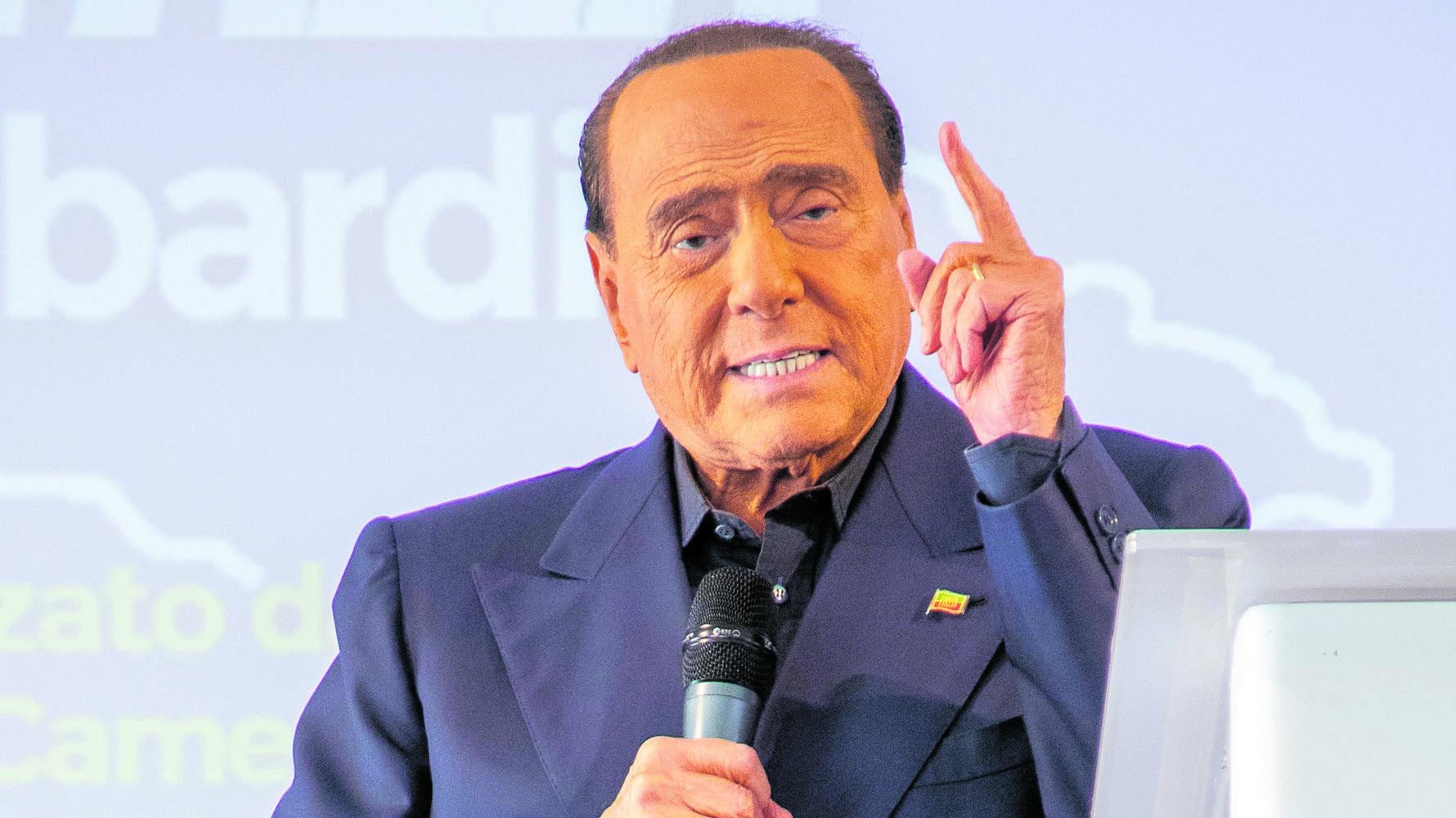 Stadio di Monza intitolato al Cav, no della sinistra a suon di insulti