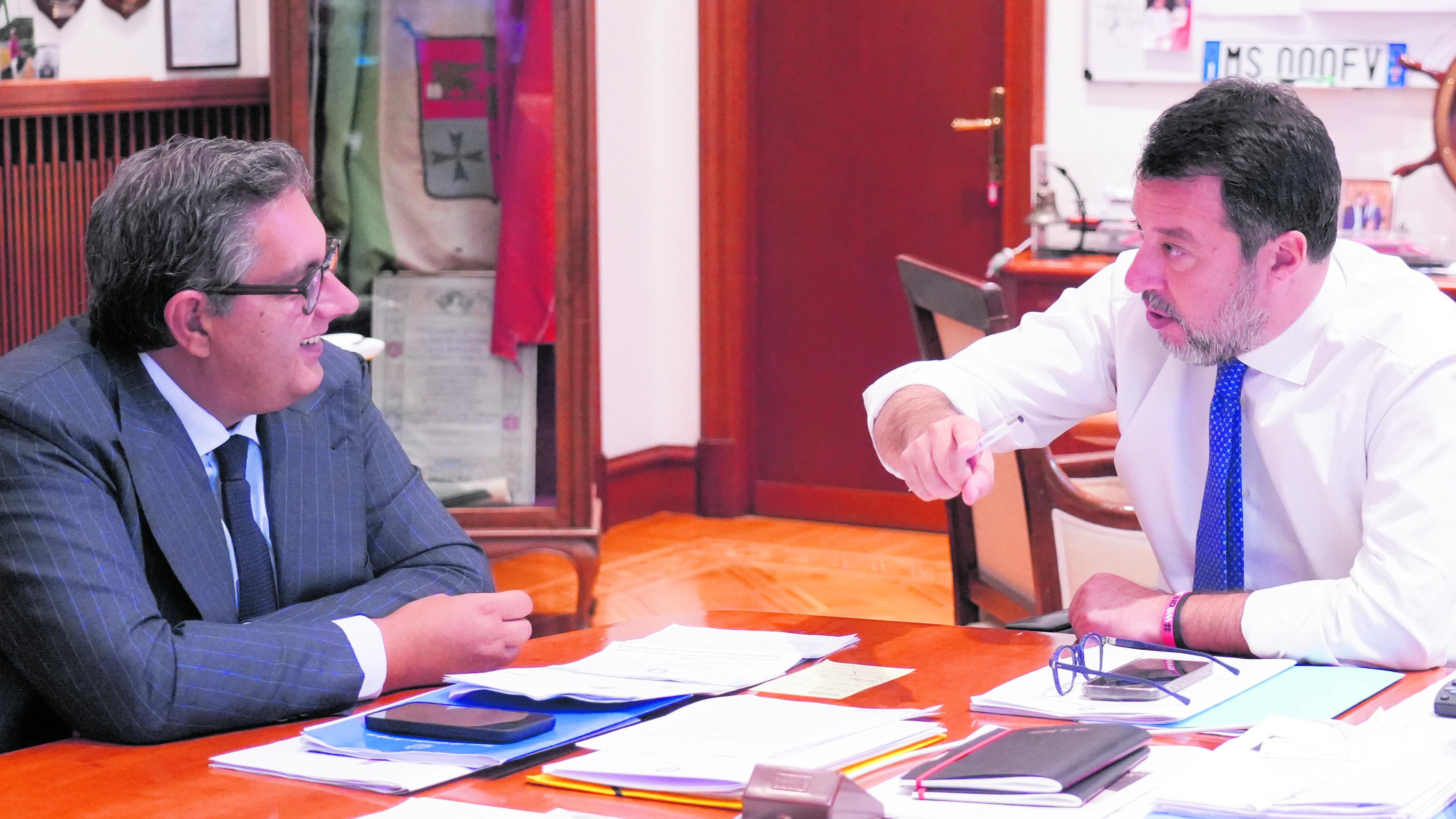Toti: serve uno scudo per chi fa politica