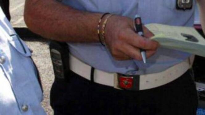 Bologna, i vigili si mettono a fare volantinaggio:'Compiti più precisi'