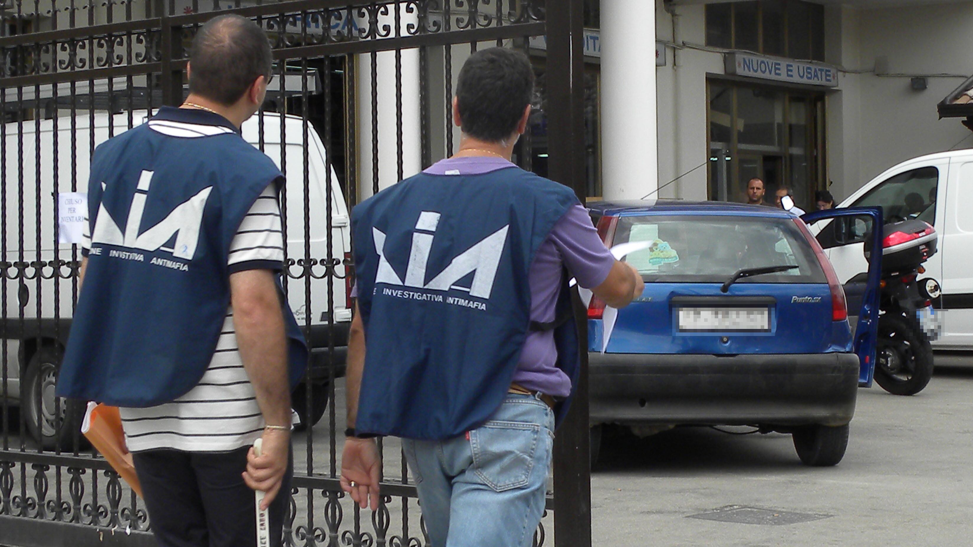 Così la camorra sfratta gli inquilini in regola
