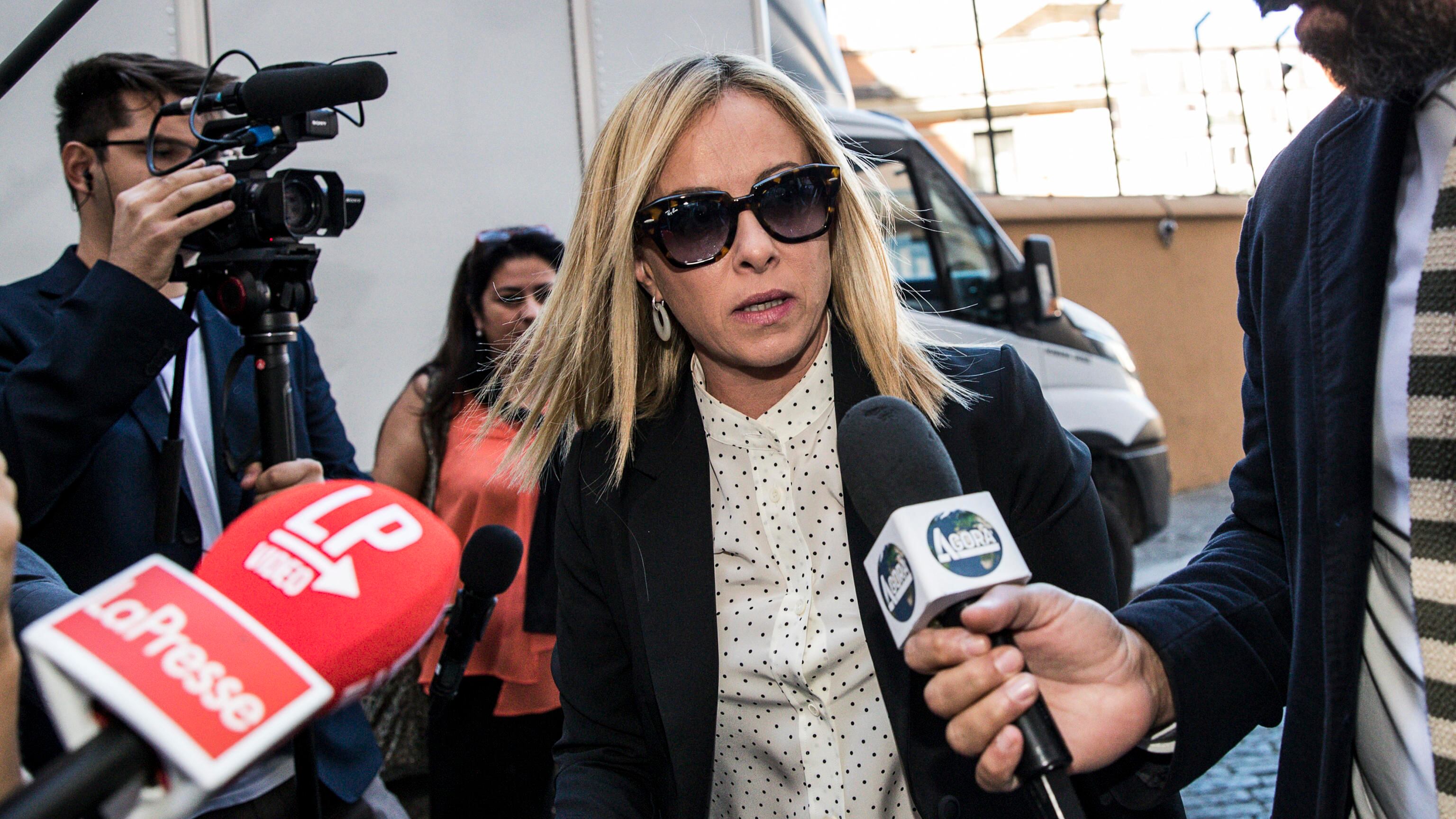 Fiducia boom per la Meloni, Letta sprofonda insieme al Pd