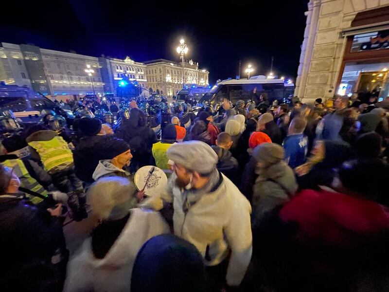 Corteo no pass a Trieste 1