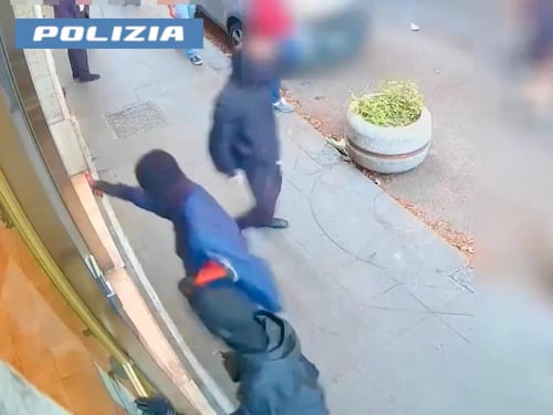 "Soggetti socialmente pericolosi": chi sono gli anarchici insurrezionalisti arrestati a Catania