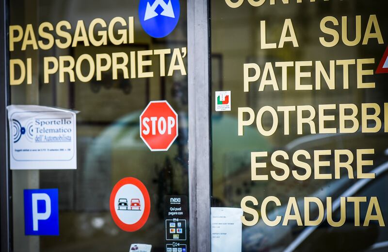 Quel trucco degli stranieri per prendere la patente