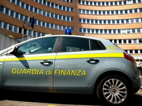 Castelfiorentino, permessi di soggiorno illegali: fermato marocchino