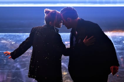 Esplosione di passione tra Claudio Santamaria e Francesca Barra a Sanremo 4