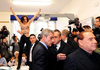 La contestazione a Silvio Berlusconi 2