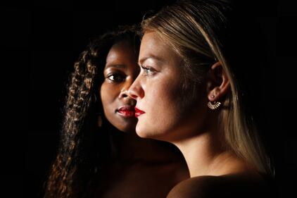 Clementine Hoegifio e Daniela Buchholz, le immagini più sexy 13