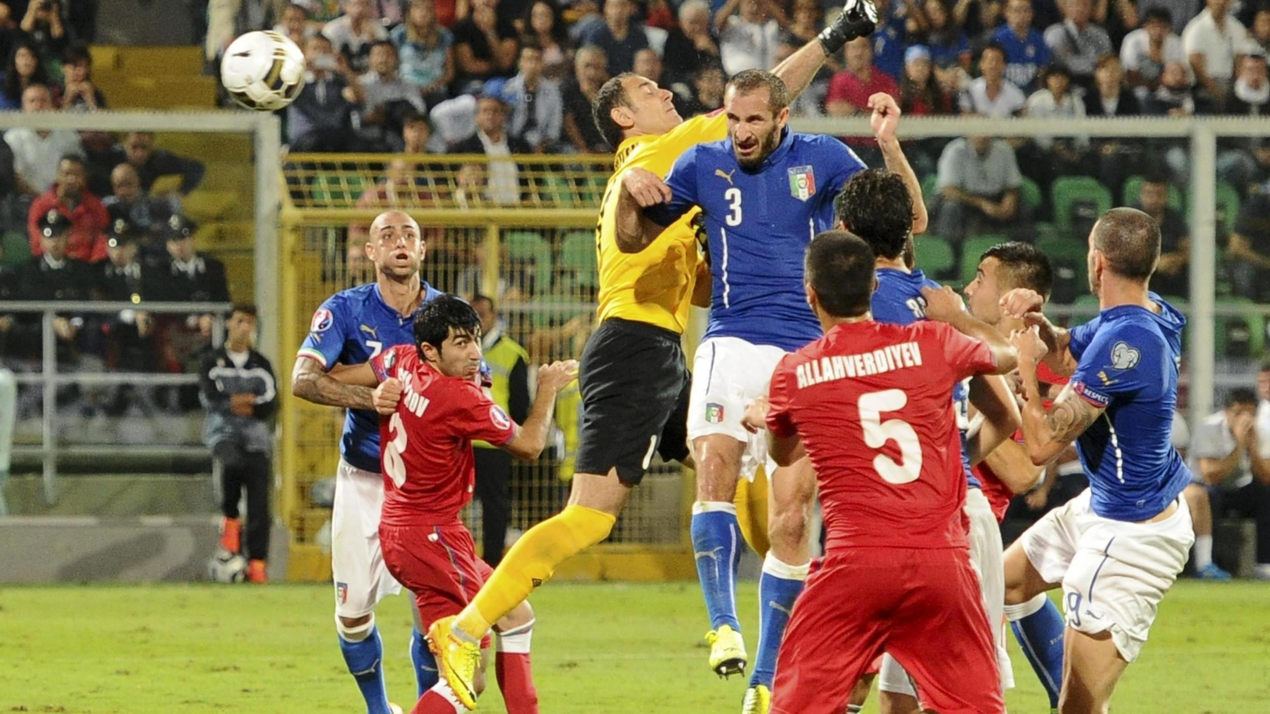 La testa di Chiellini salva quella dell'Italia