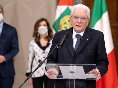 Il plebiscito in aula per Mattarella: con 759 voti diventa il nuovo re della Repubblica
