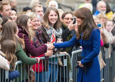 Kate Middleton, bella e glam in blu in Scozia 25