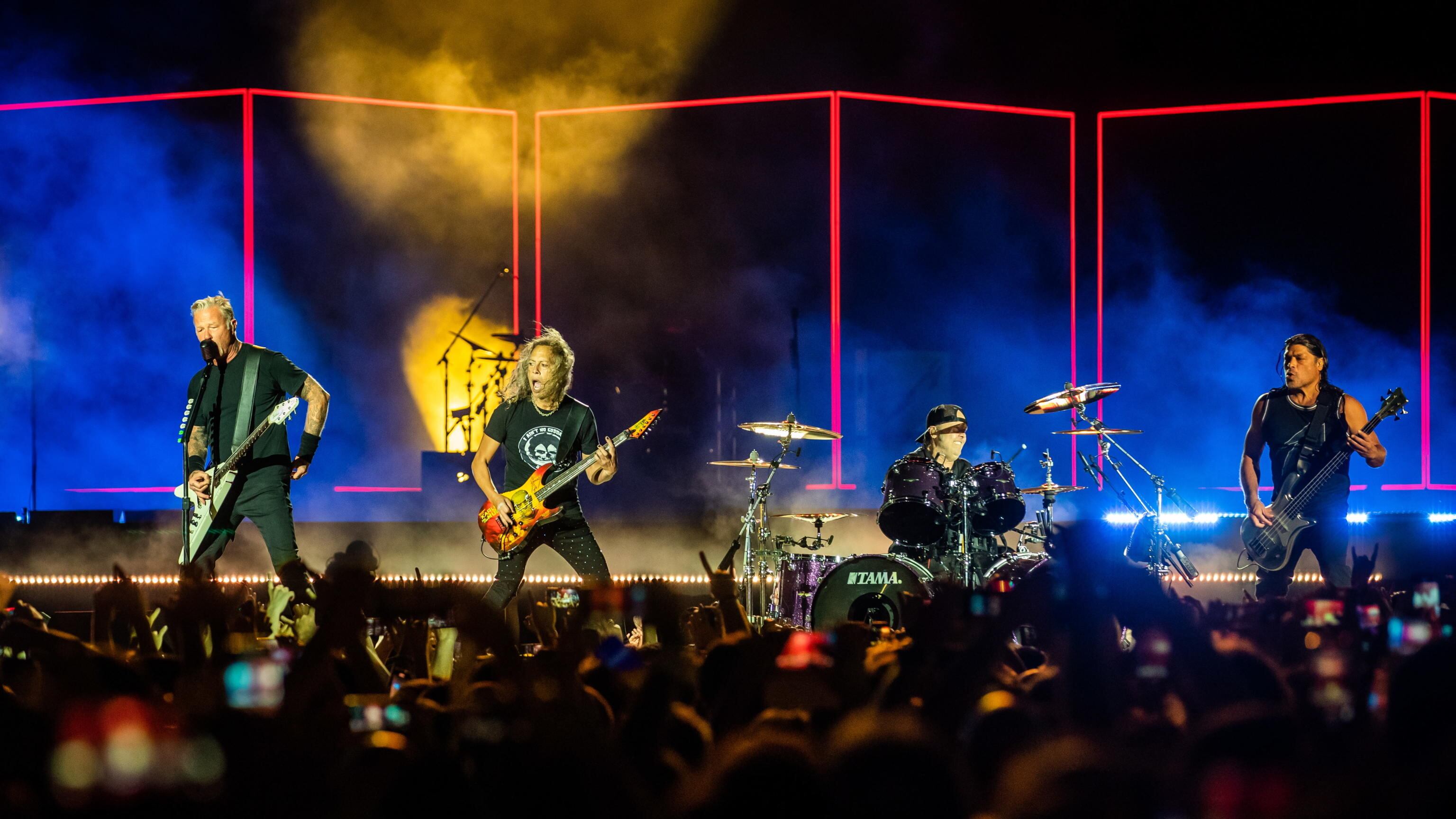 Così i cattivi Metallica mostrano a tutti il volto buono del rock