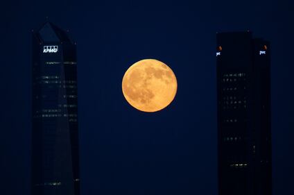 La meravigliosa luna piena di Madrid 5